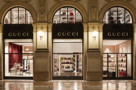 galleria vittorio emanuele gucci|Gucci boutique milan.